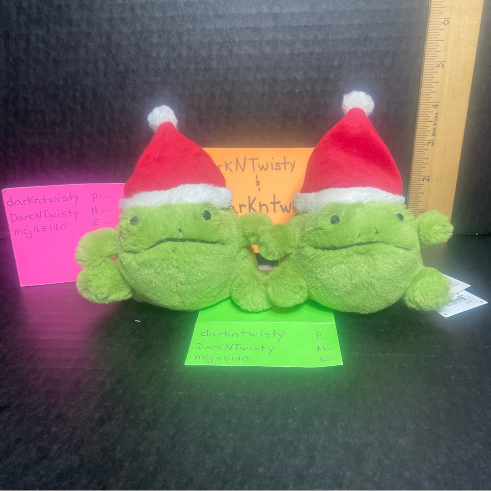ONE BNWT JELLYCAT RICKY RAIN FROG SANTA PLUSH ORNAMENT